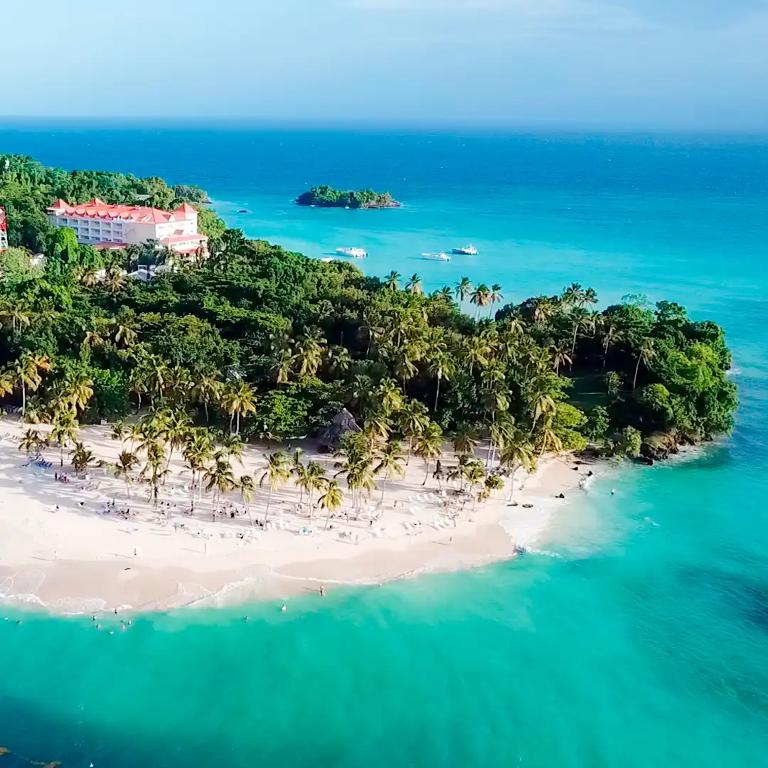 11-PLAYA-RINCON-BEACH-+-CAYO-LEVANTADO